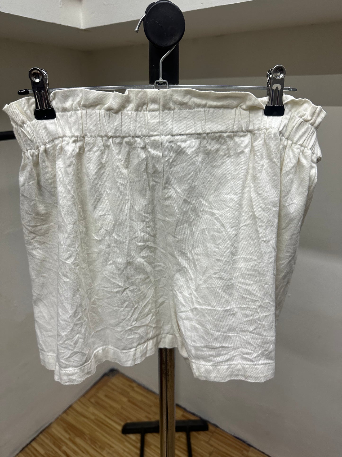FOREVER 21 WHITE SKIRT