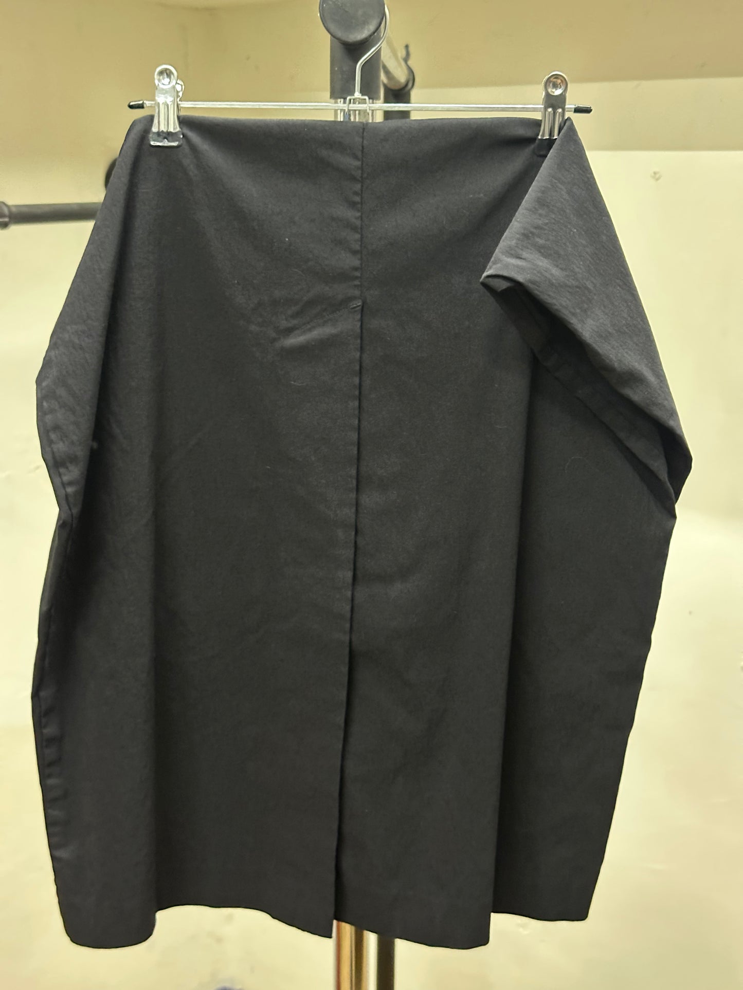 HILLARD & HANSON BLACK SKIRT