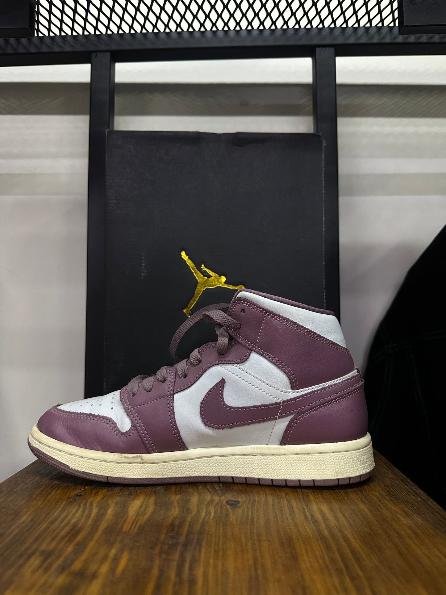 JORDAN 1 MID PURPLE SNEAKERS