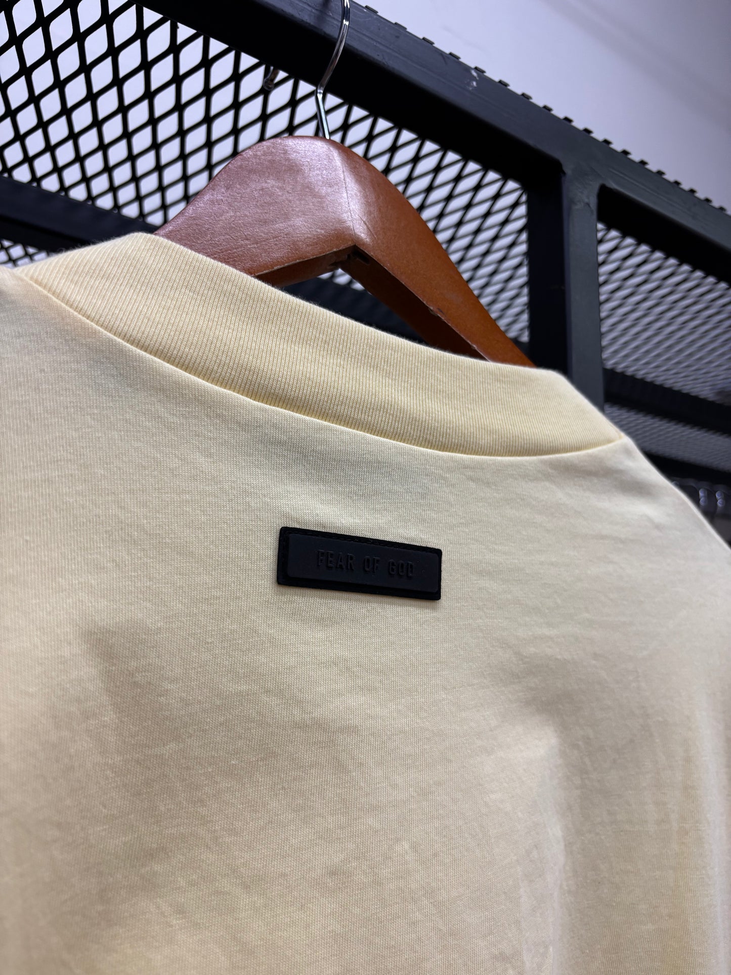 ESSENTIALS FEAR POF GOD SS23 TEE