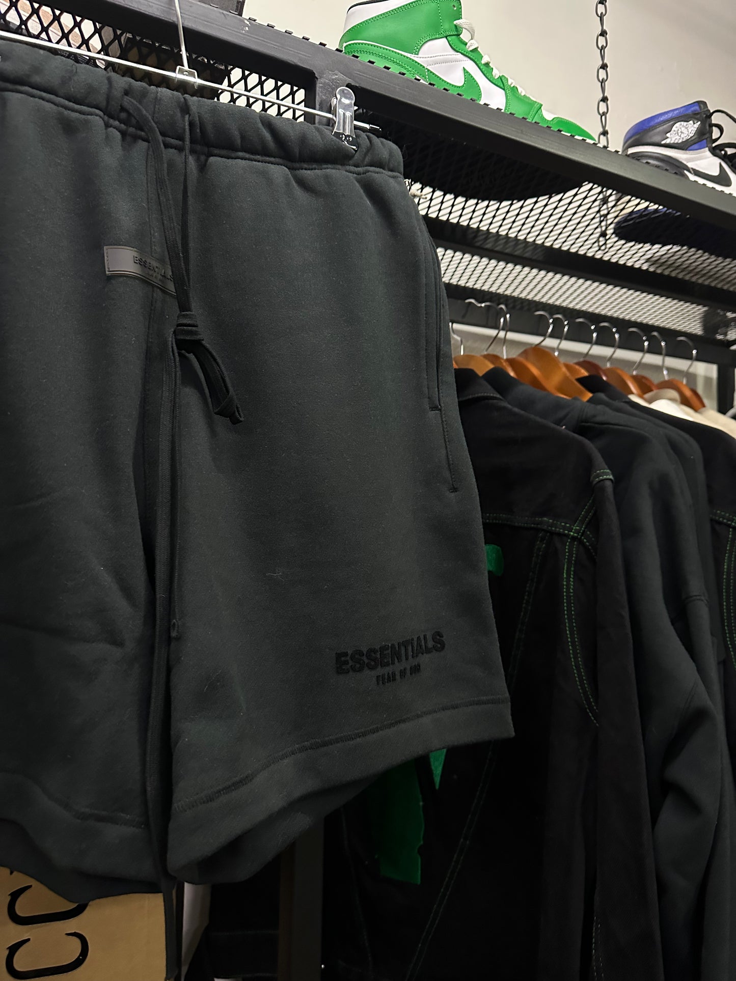 ESSENTIALS FEAR OF GOD STRECH LIMO SHORT