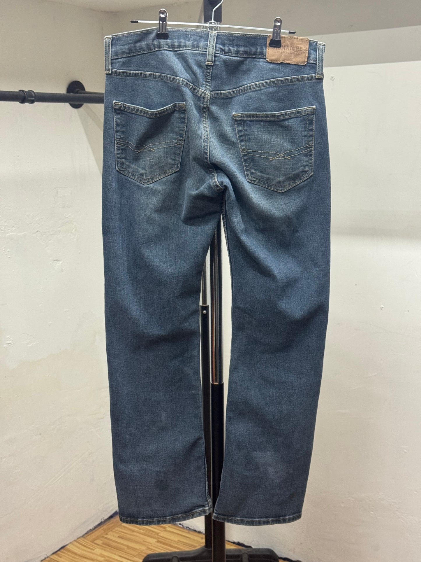 Levi's Signature Washed Denim Relaxed Fit