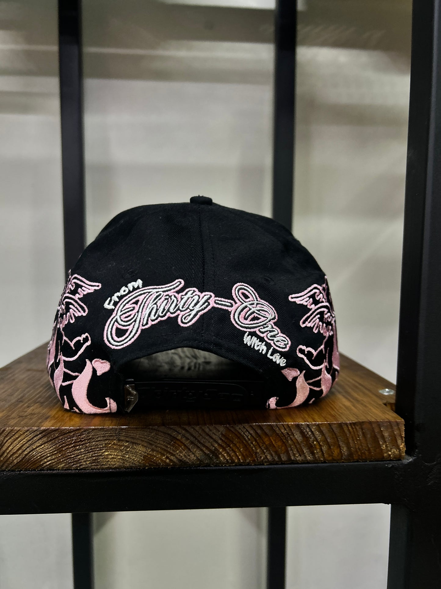 31 Hats NY Pearls