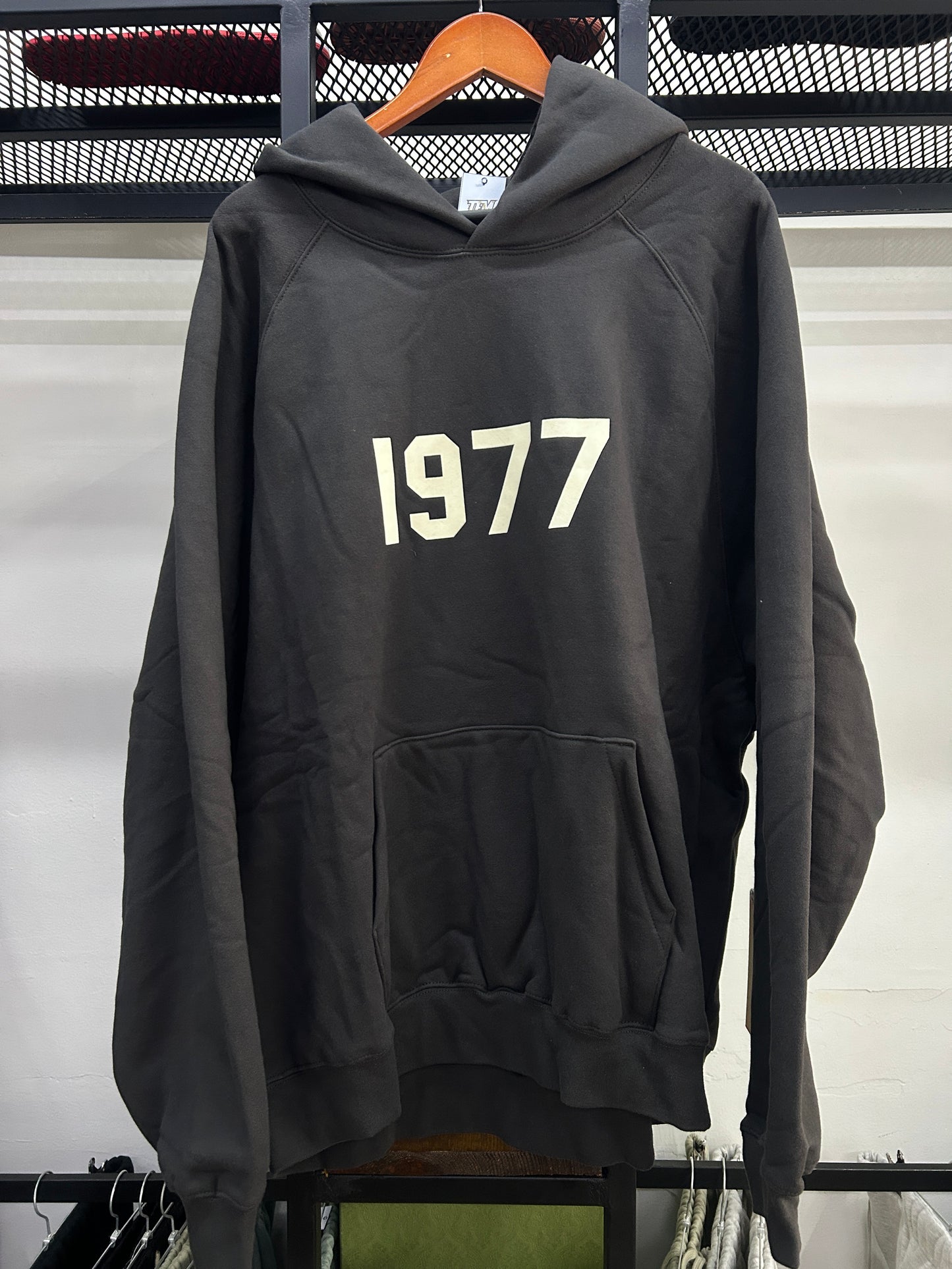 ESSENTIALS FEAR OF GOD 1977 IRON HOODIE