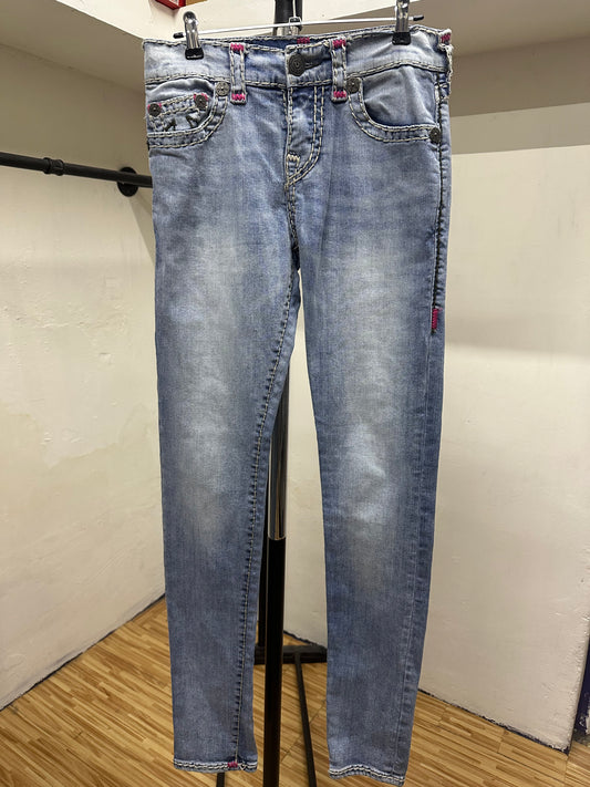 TRUE RELIGION ROCCO RELAXED SKINNY PURPLE TAG