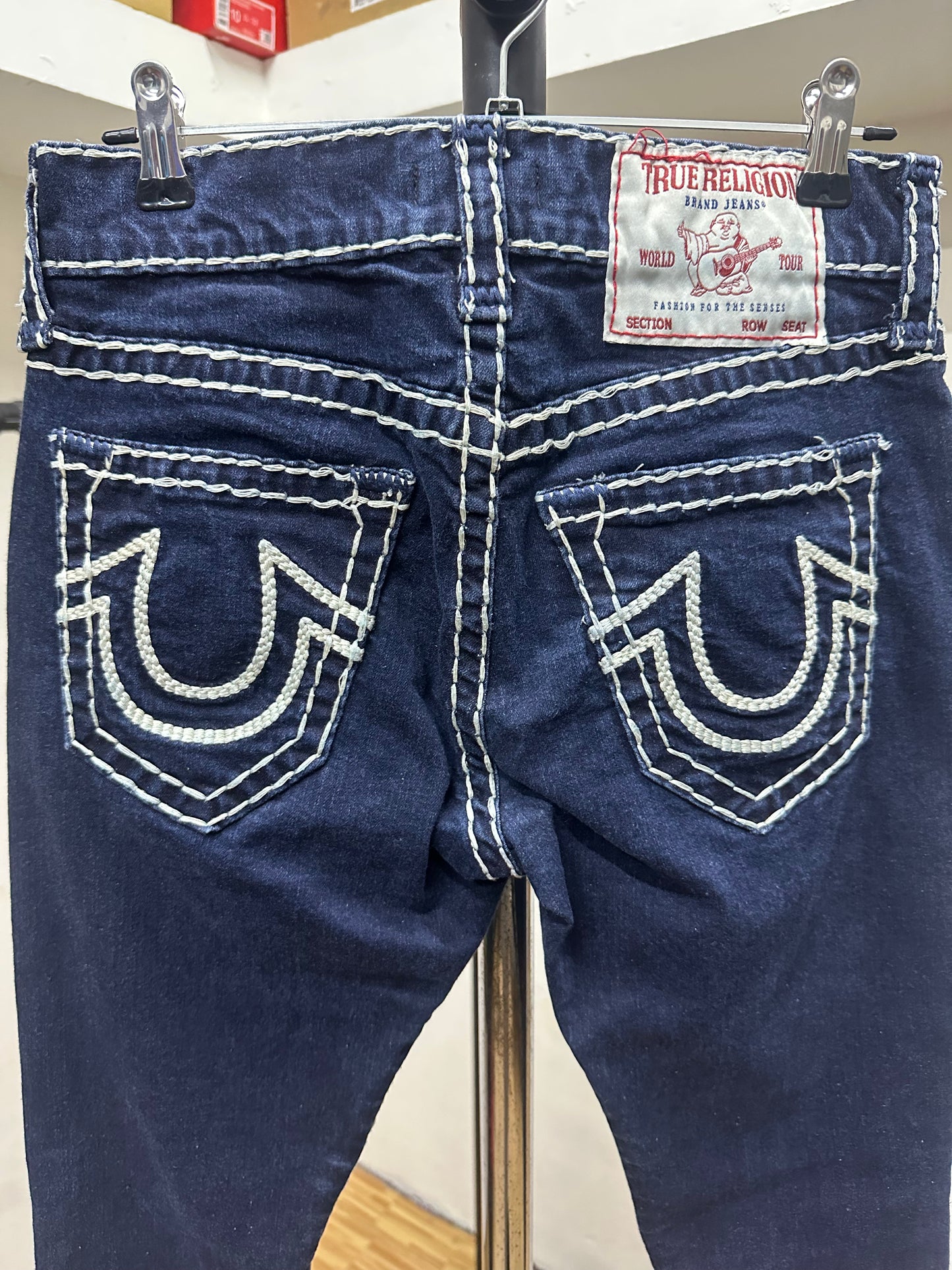 TRUE RELIGION NAVY DENIM ROCCO RELAXED SKINNY WHITE TAG