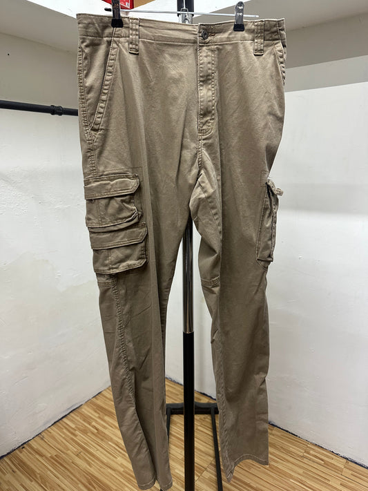 WRANGLER CARGO STRAIGHT BEIGE PANTS