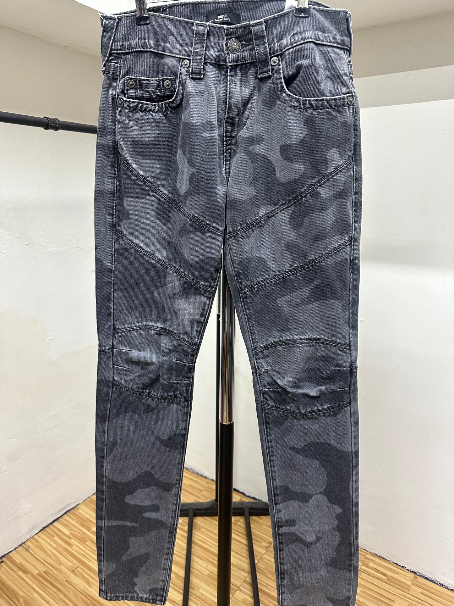TRUE RELIGION GREY CAMO BLACK TAG ROCCO RELAXED SKINNY JEANS