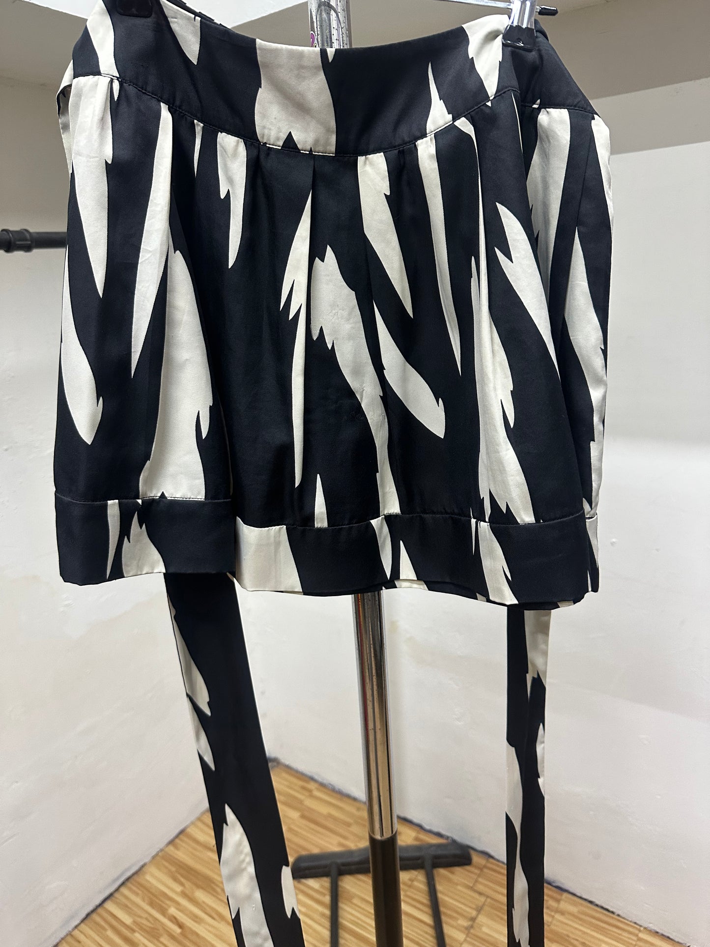 ANIMAL PRINT B&W SKIRT