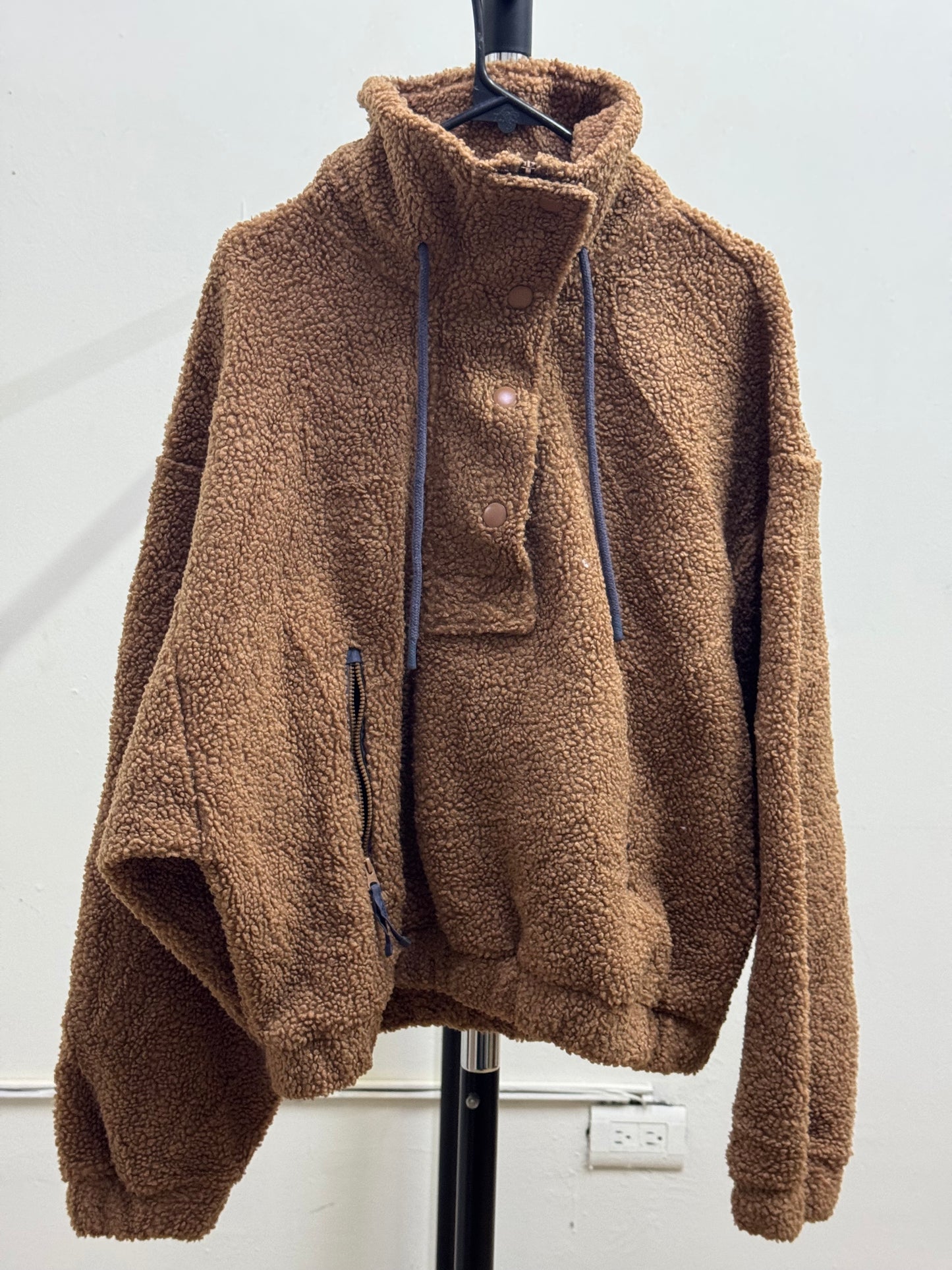 Women's Universal Thread Light Brown Sweater