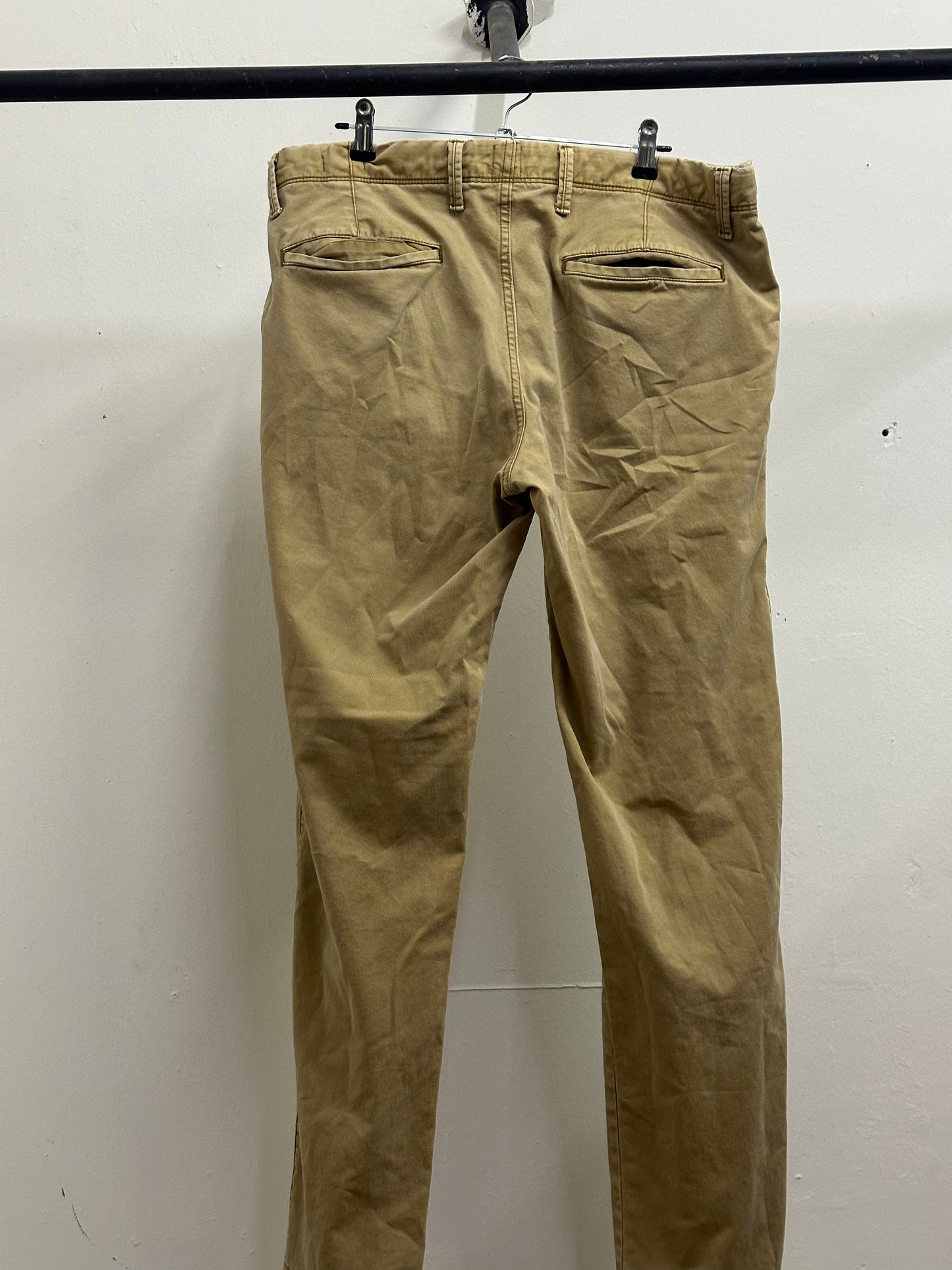 GAP KHAKI JEANS