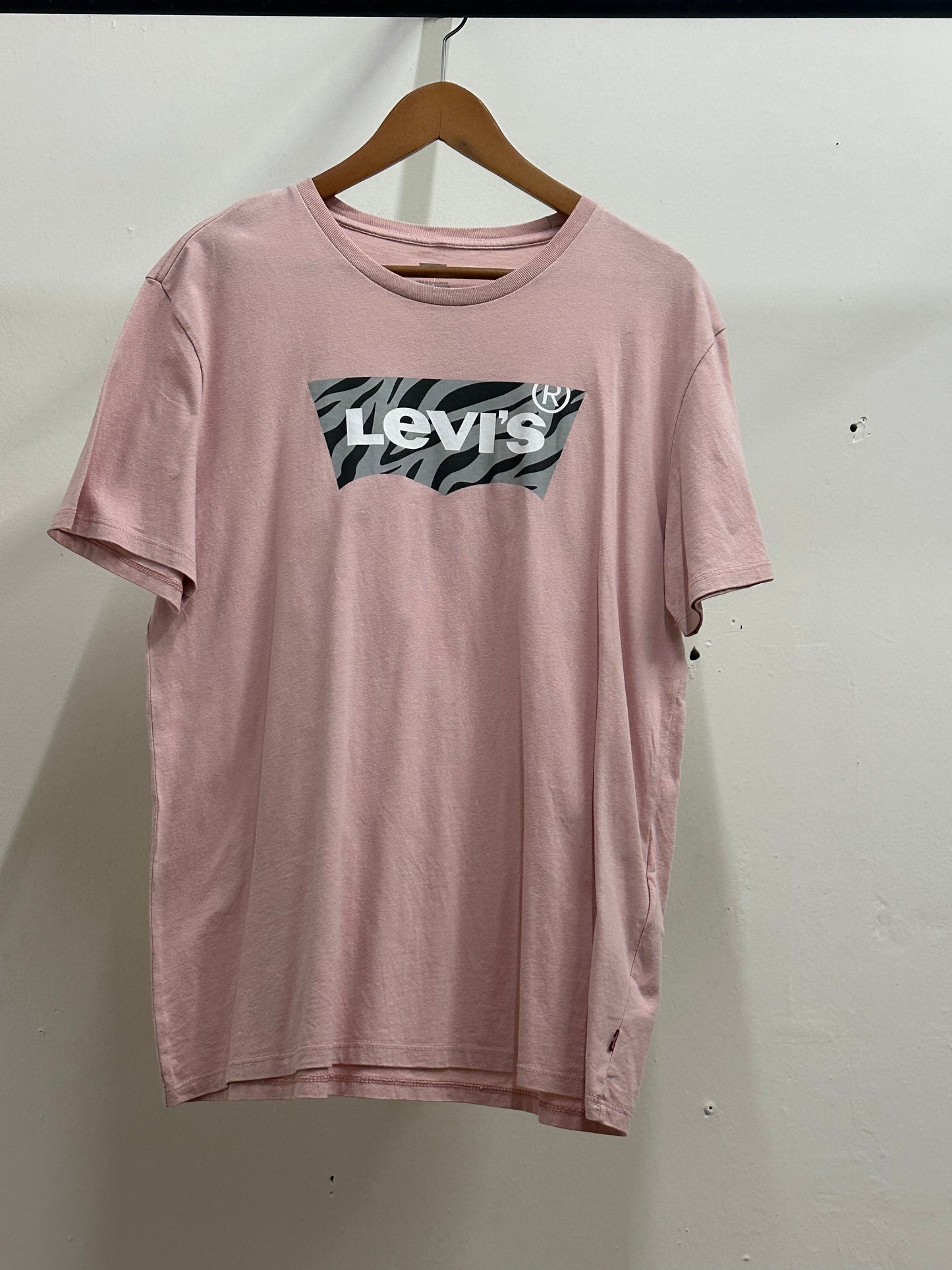 LEVIS PINK BOX LOGO