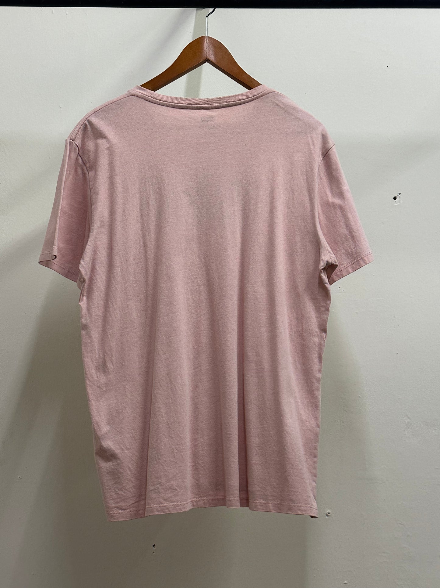 LEVIS PINK BOX LOGO