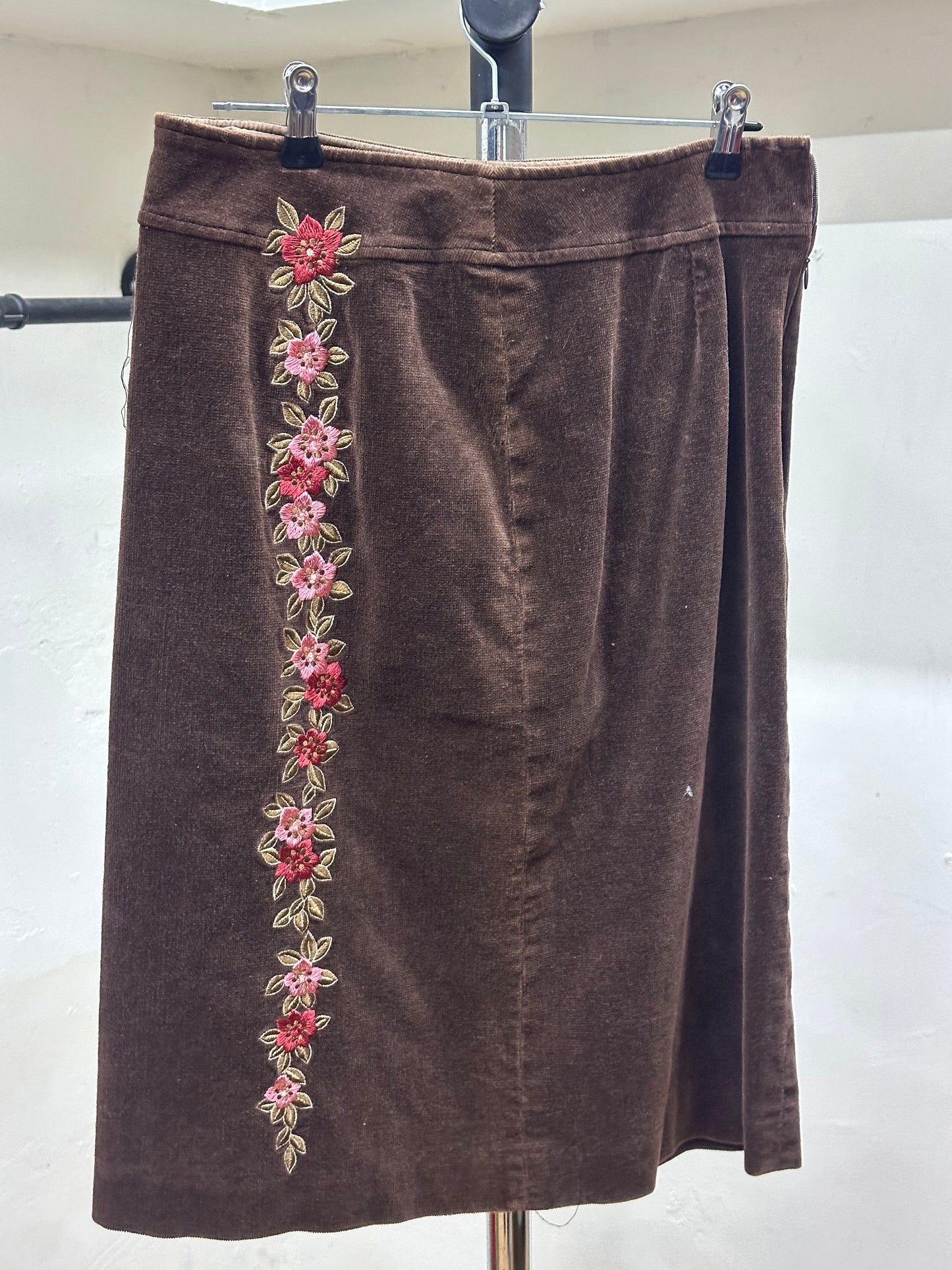 HAROLDS LONG FLOWER EMBROIDERED BROWN SKIRT