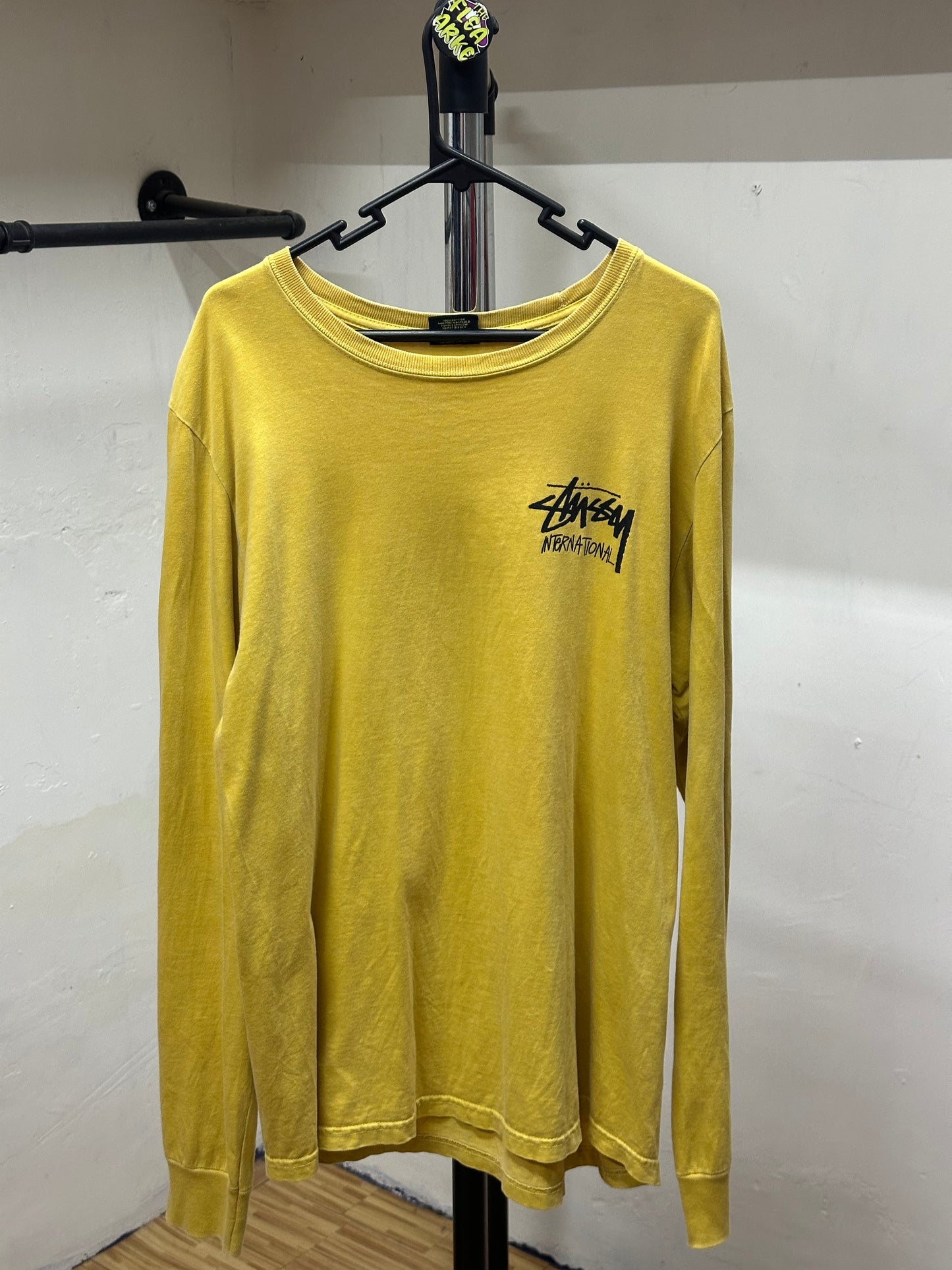 STÜSSY INTERNATIONAL YELLOW L/S TEE