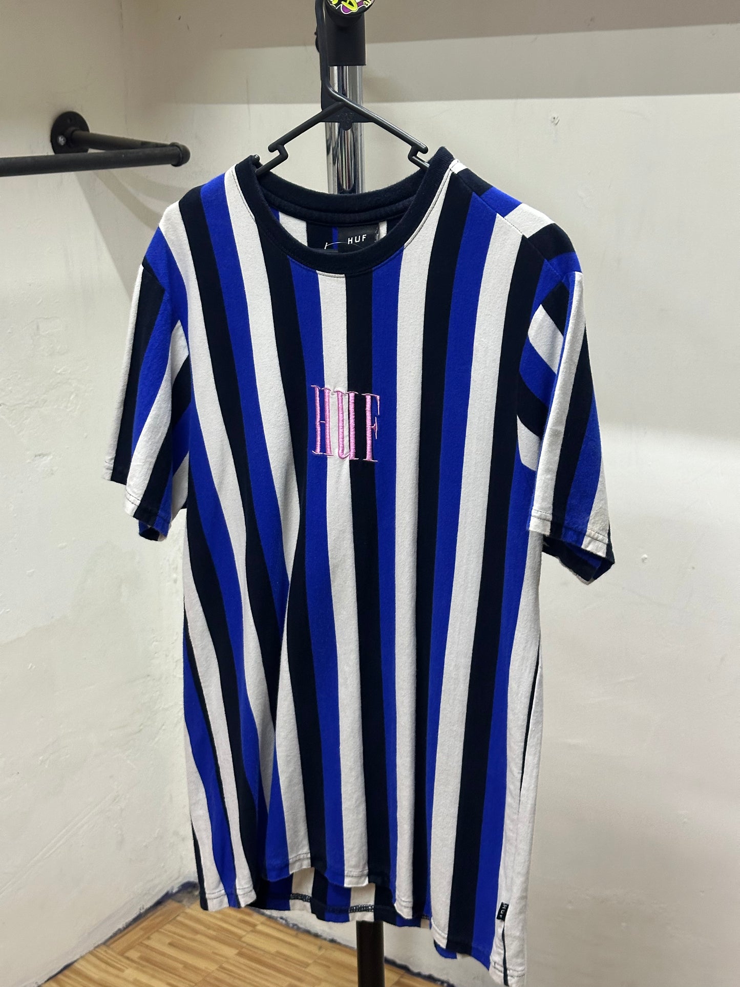 HUF STRIPES LOGO