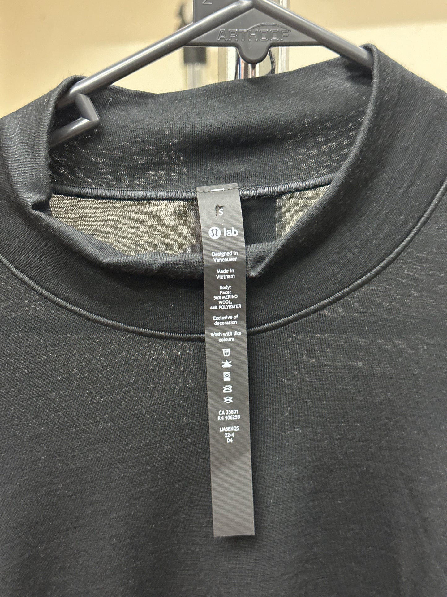 LULULEMON LAB BLACK L/S TEE