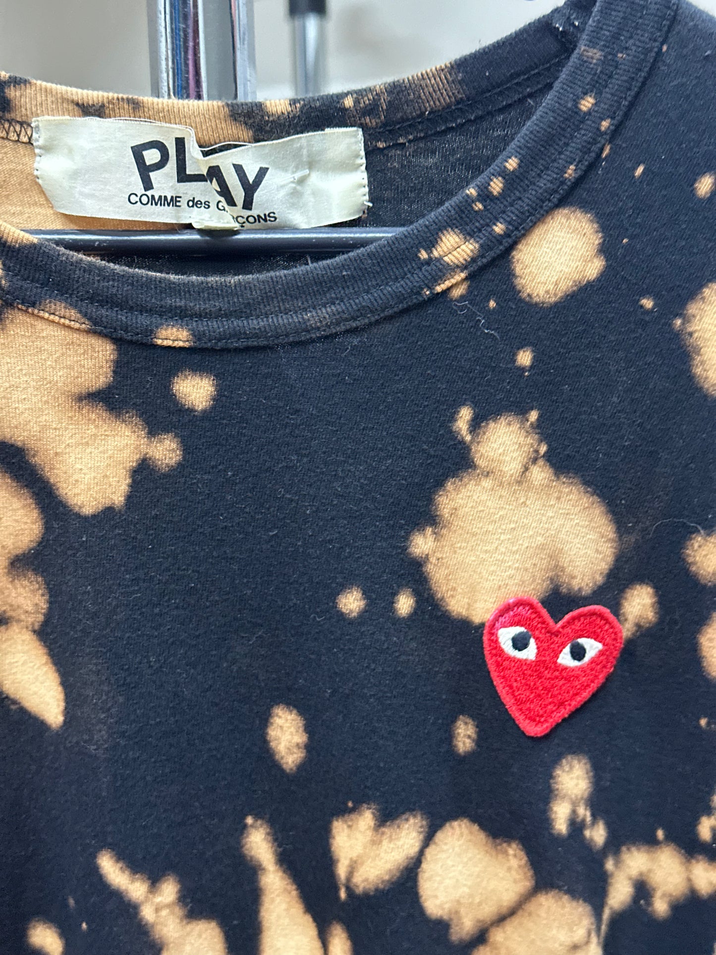 COMME DES GARÇONS PLAY TIE DYE TEE