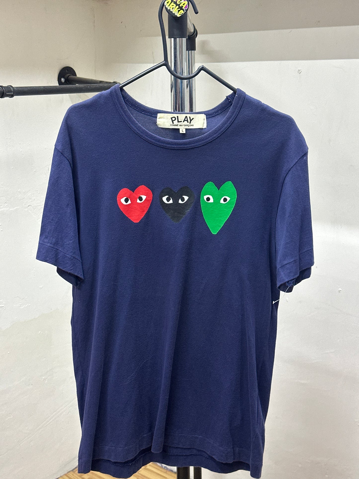 COMME DES GARÇONS TRIPLE HEART NAVY TEE
