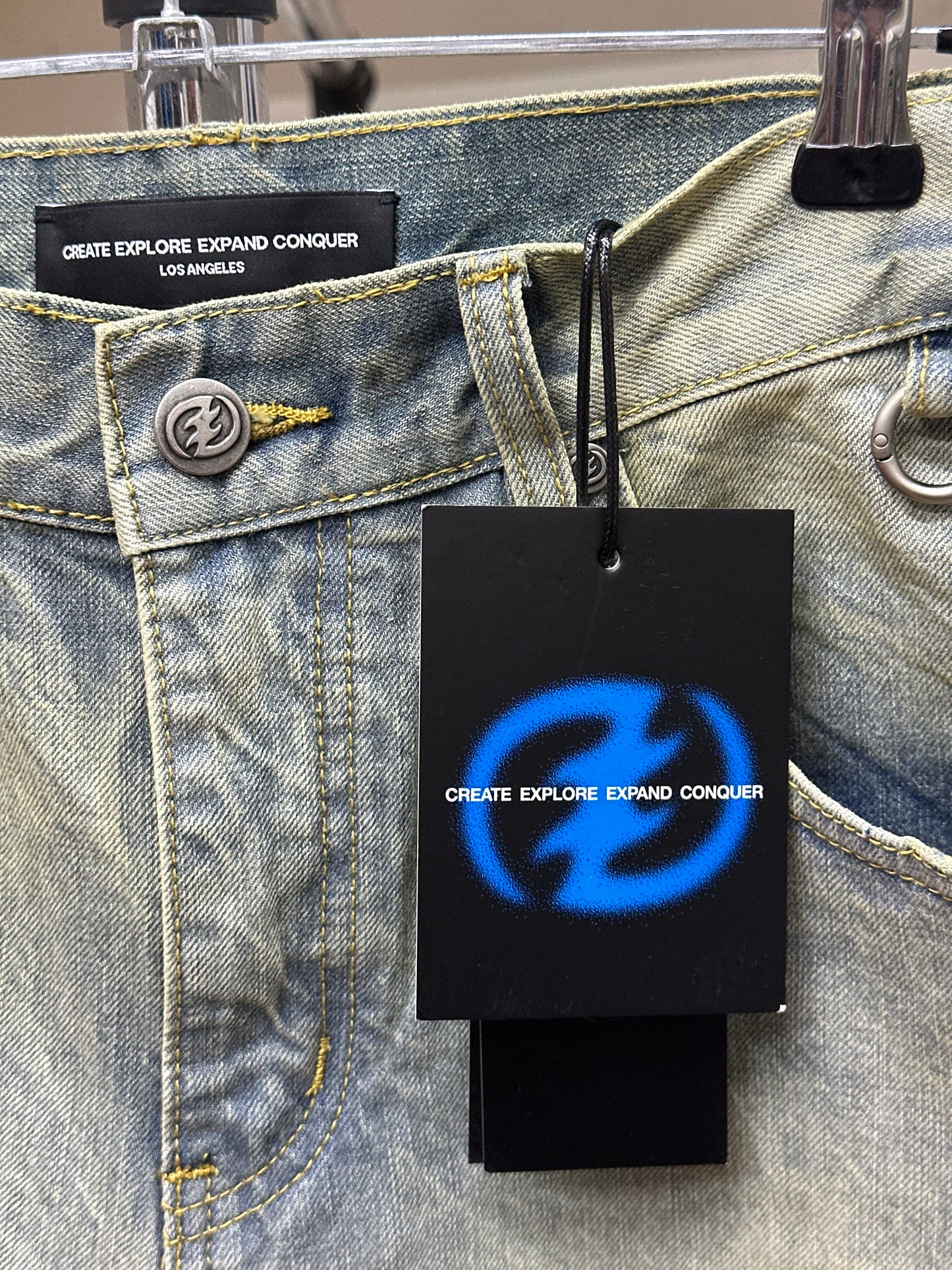 CEECLA LEATHER CAHIN BLECHED JEANS
