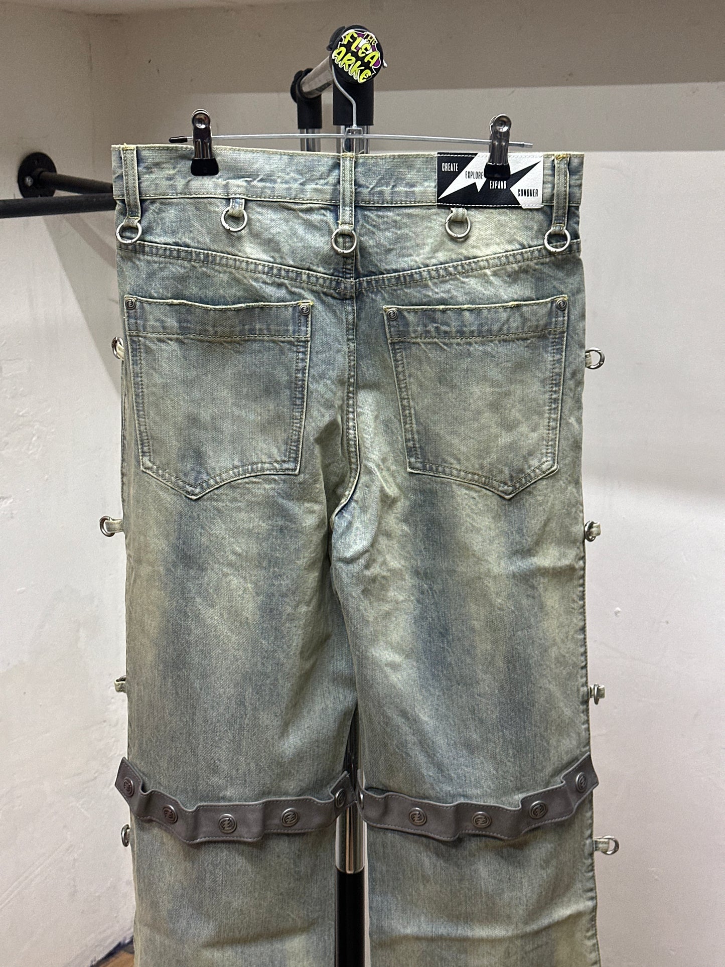 CEECLA LEATHER CAHIN BLECHED JEANS