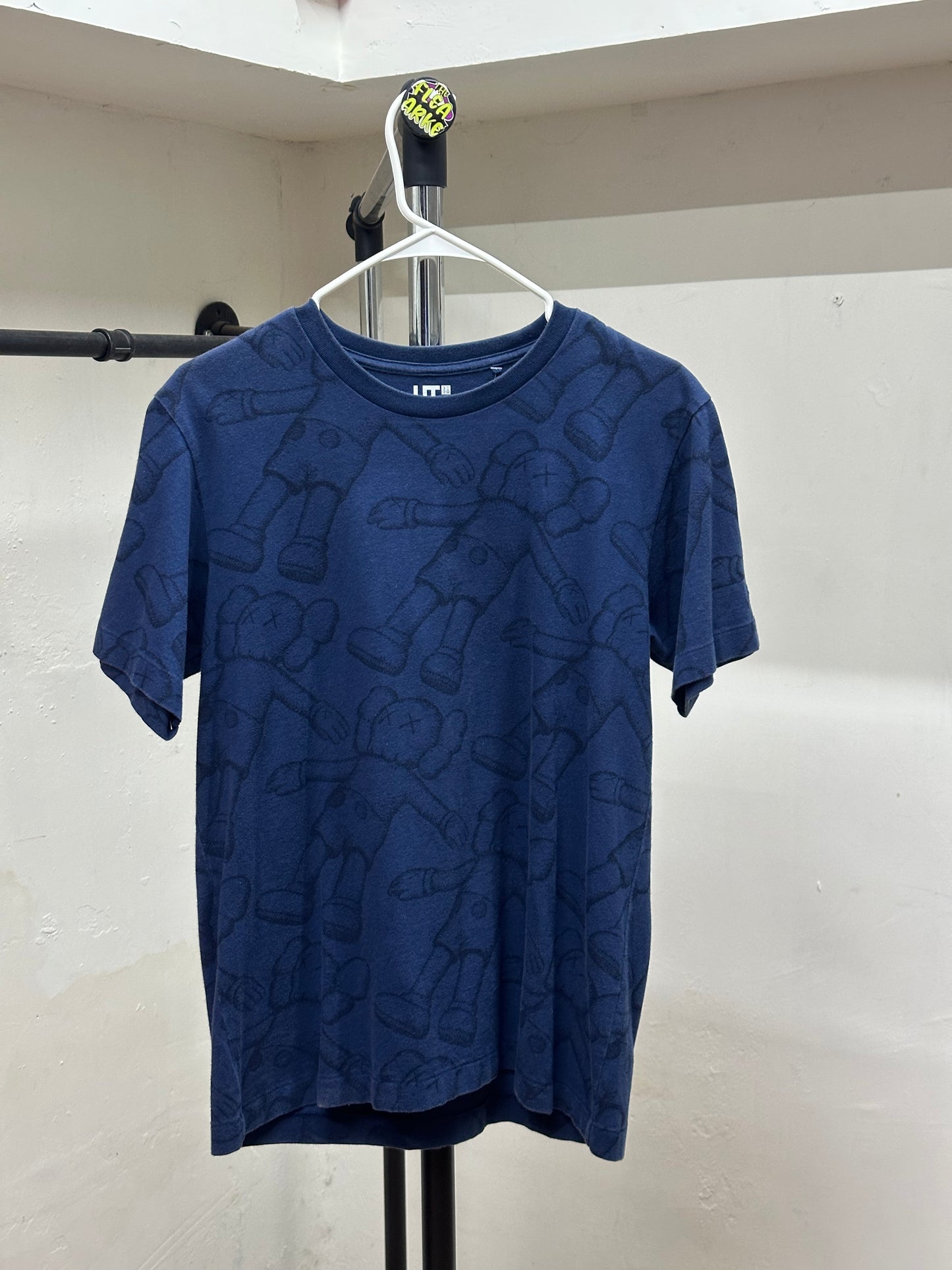 UNIQLO X KAWS NAVY TEE