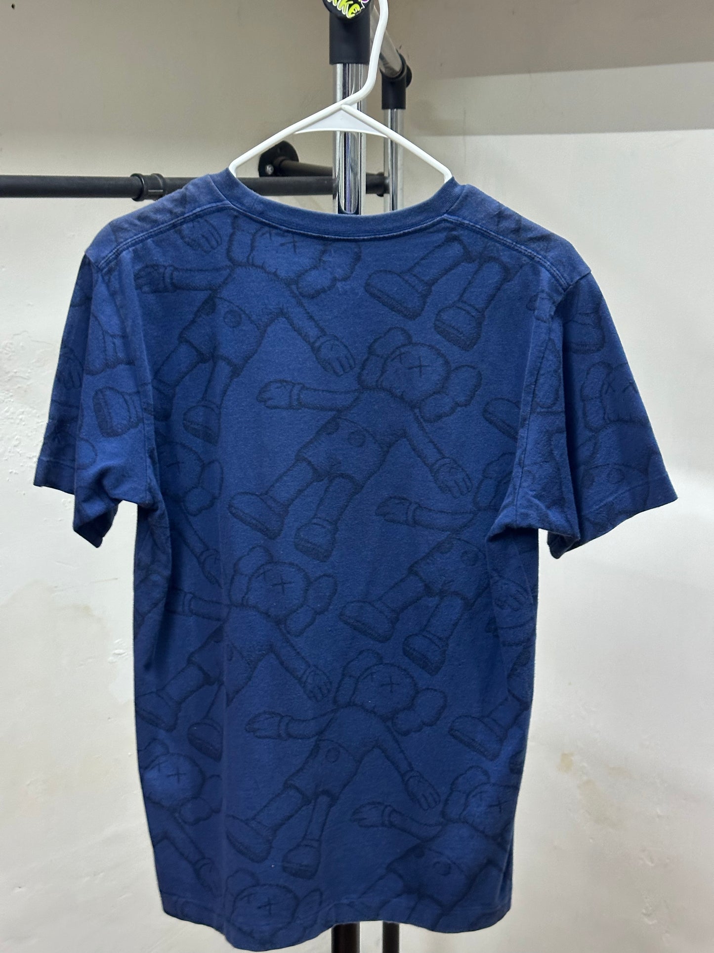 UNIQLO X KAWS NAVY TEE