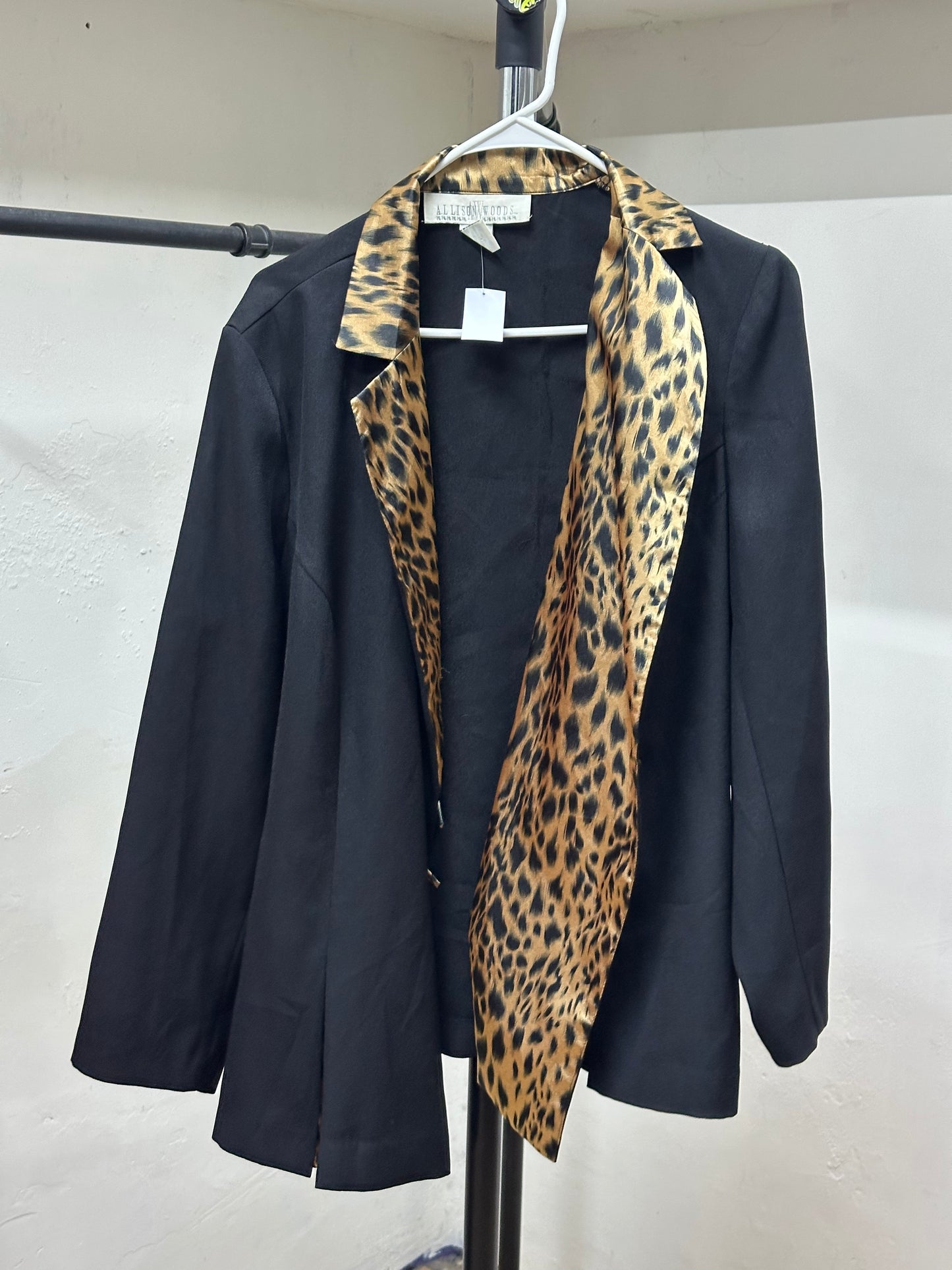 ANIMAL PRINT BLACK BLAZER