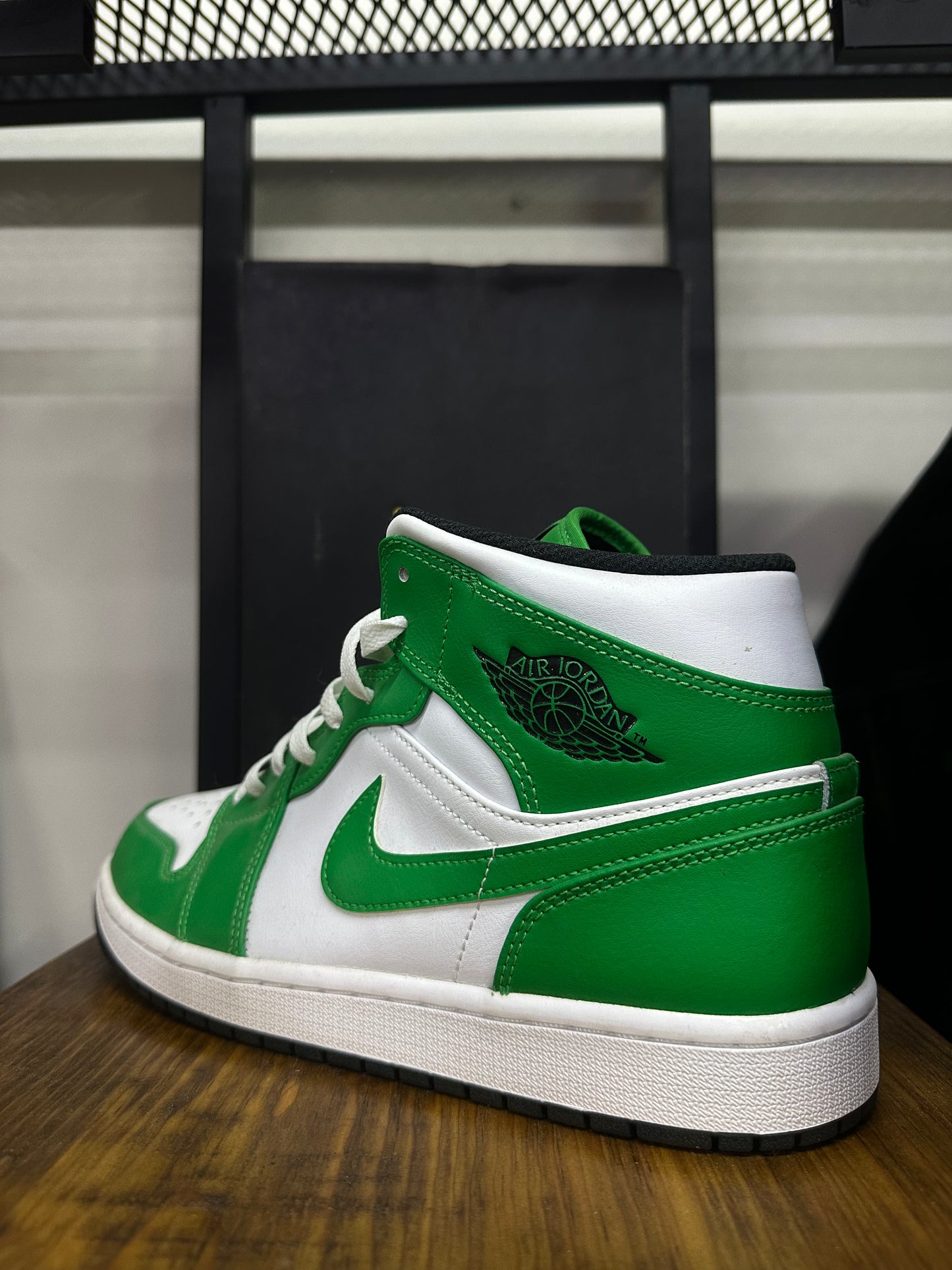 NIKE AIR JORDAN 1 MID ¨LUCKY GREEN¨