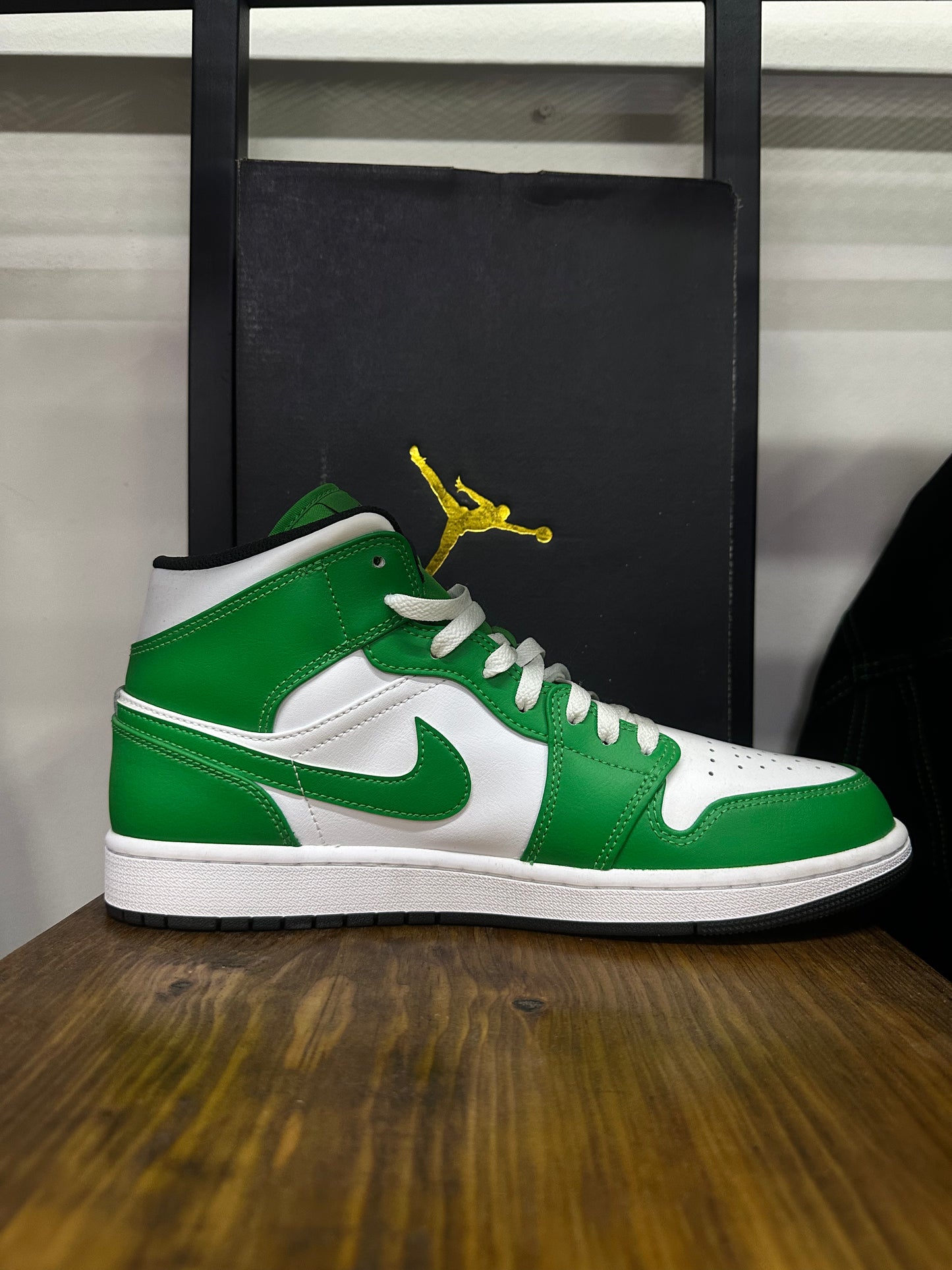 NIKE AIR JORDAN 1 MID ¨LUCKY GREEN¨