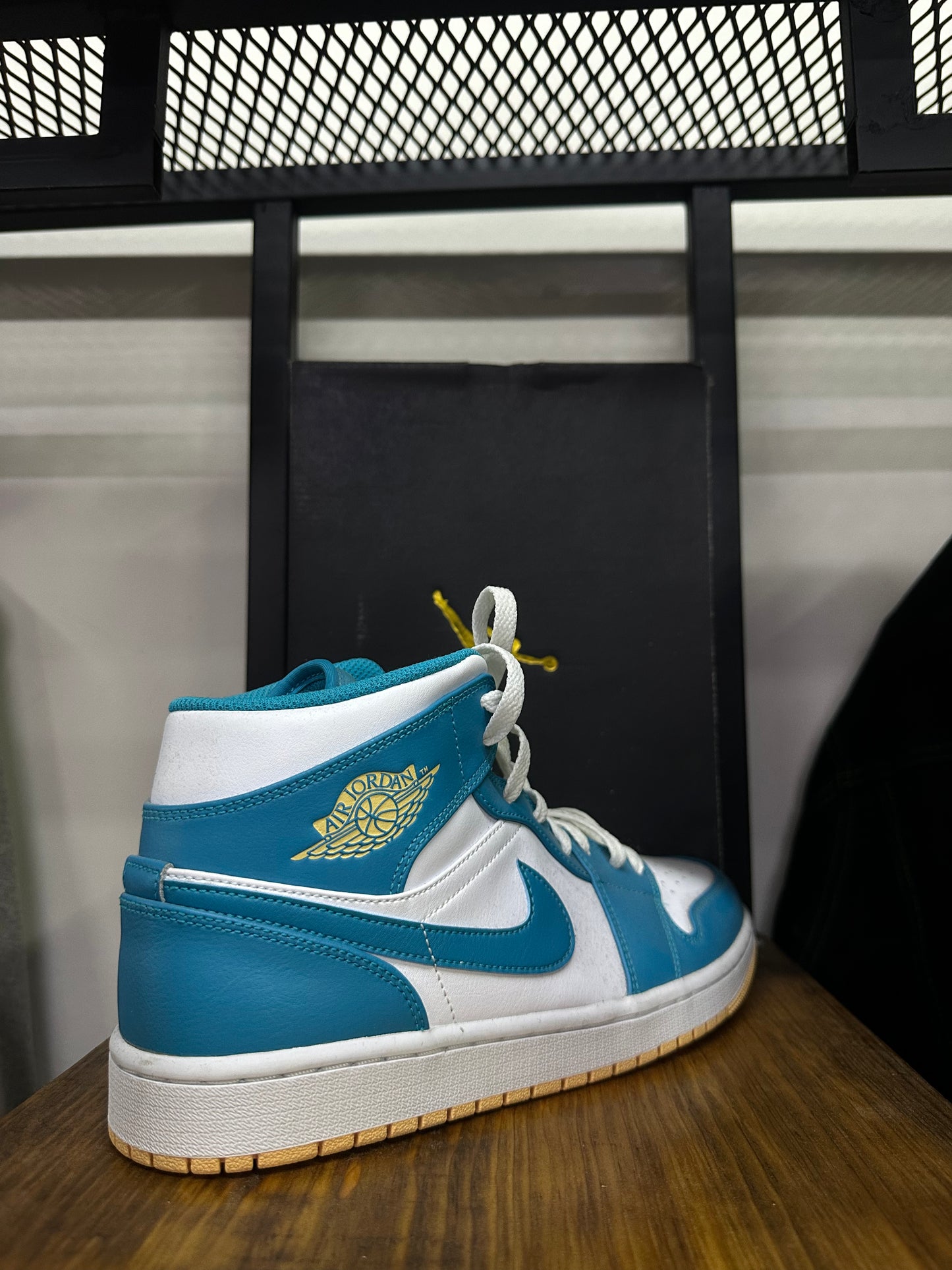 JORDAN 1 MID AQUATONE SNEAKERS