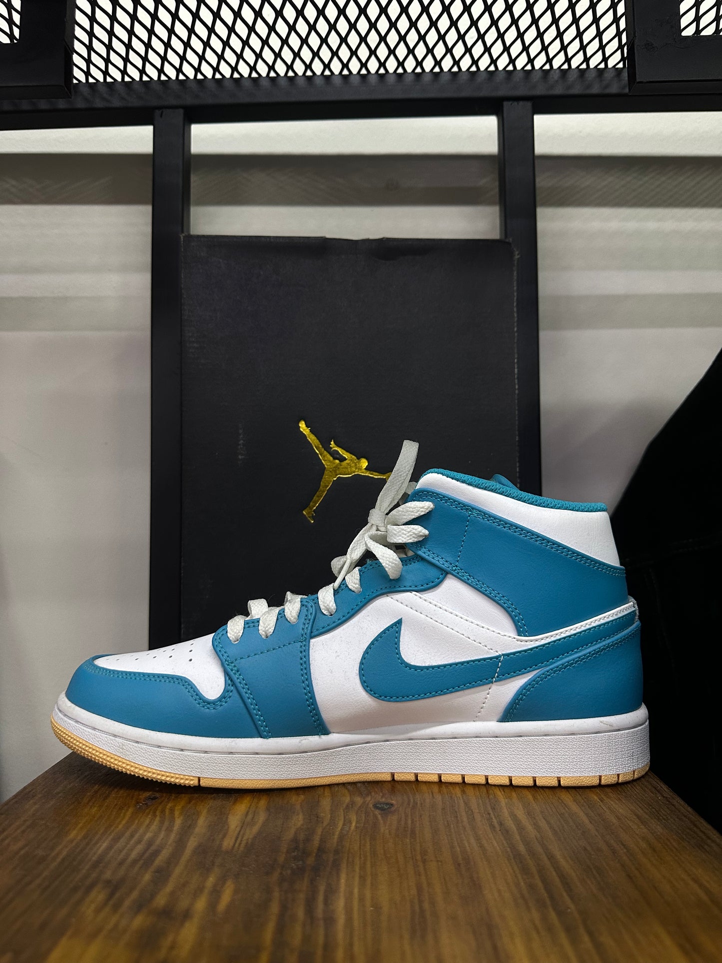 JORDAN 1 MID AQUATONE SNEAKERS
