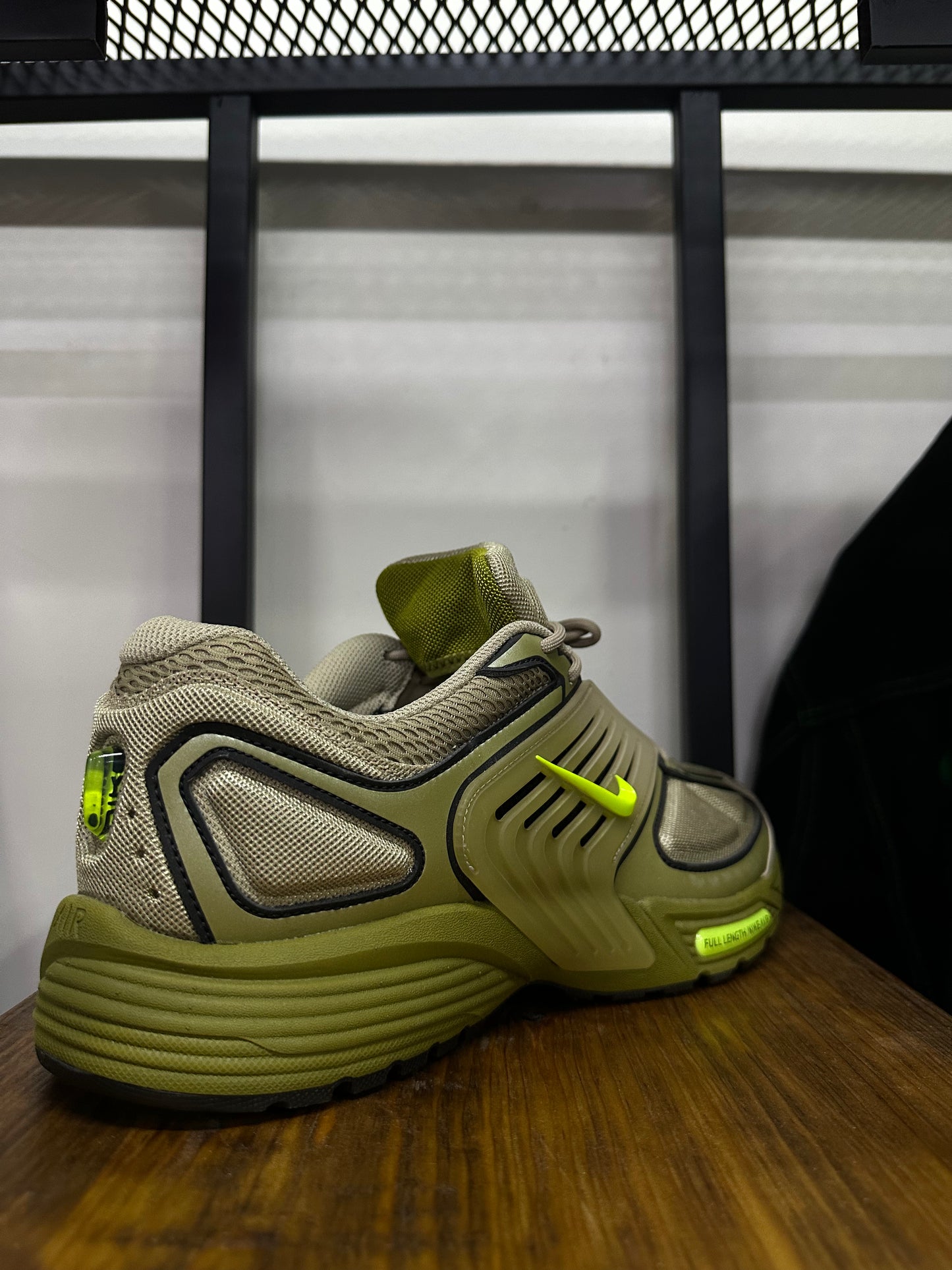 NIKE AIR MAX PEGASUS SNEAKERS