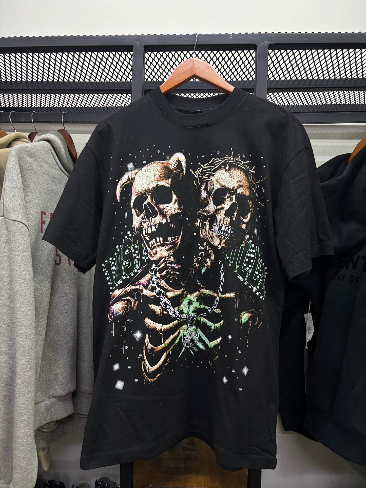 LOST HILLS TEE