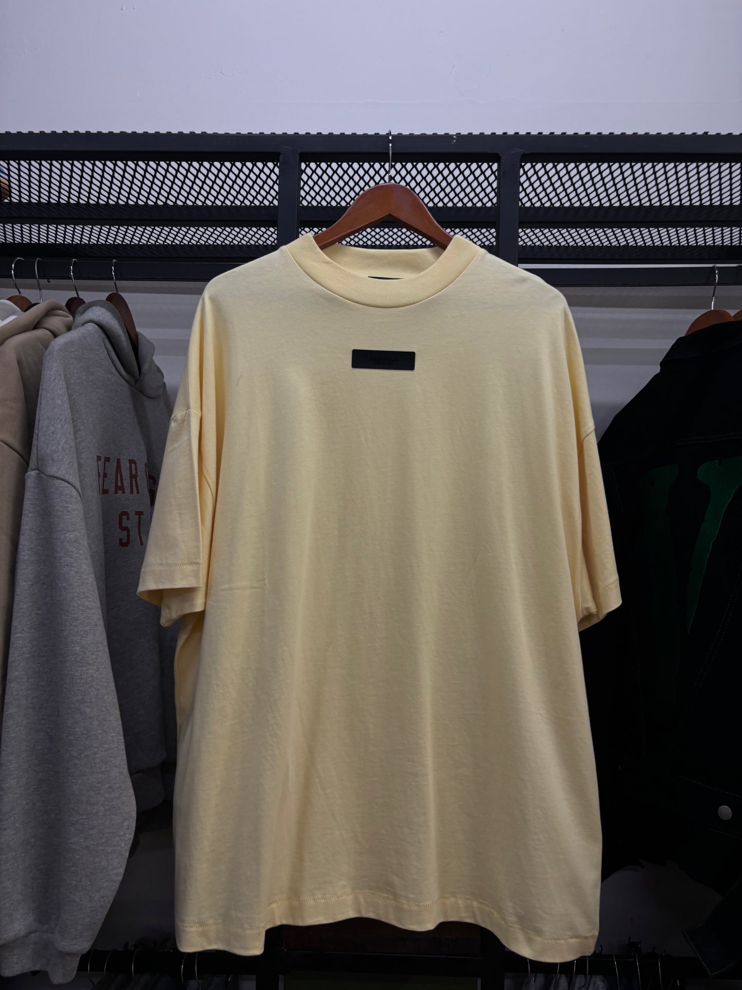 ESSENTIALS FEAR POF GOD SS23 TEE