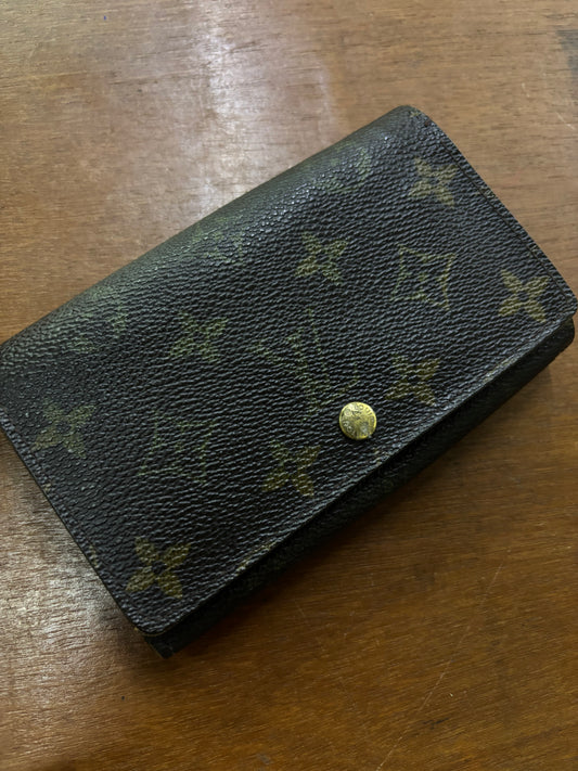 LOUIS VUITTON WALLET