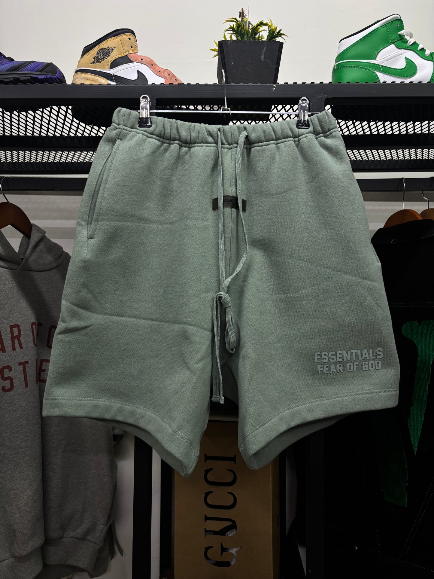 ESSENTIALS FEAR OF GOD SYCAMORE SHORT