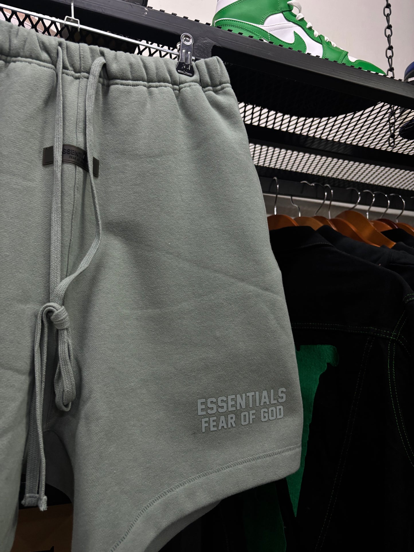 ESSENTIALS FEAR OF GOD SYCAMORE SHORT
