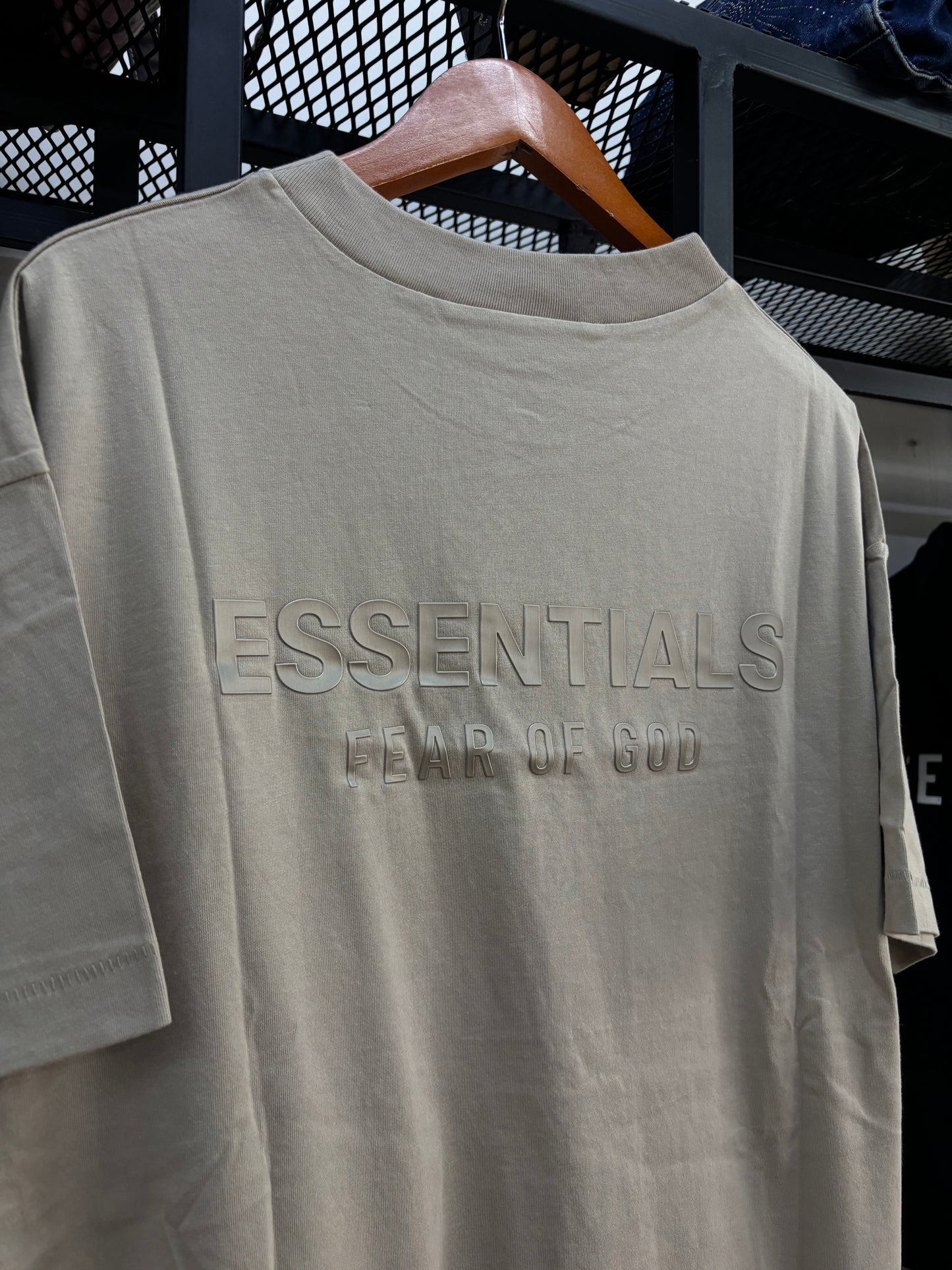 ESSENTIALS FEAR OF GOD TIMBER SS25 TEE