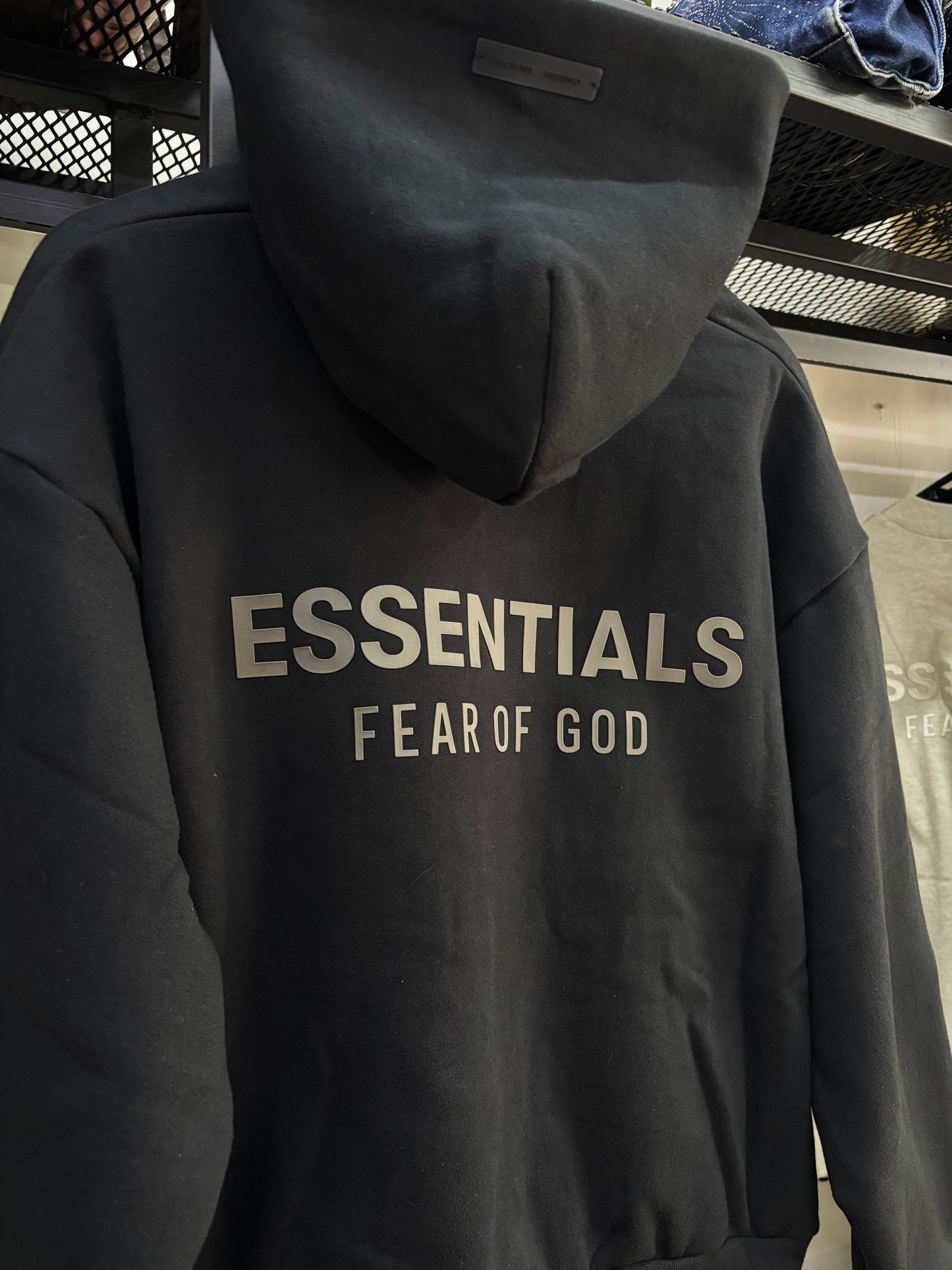 ESSENTIALS FEAR OF GOD JET BLACK SS25 HOODIE